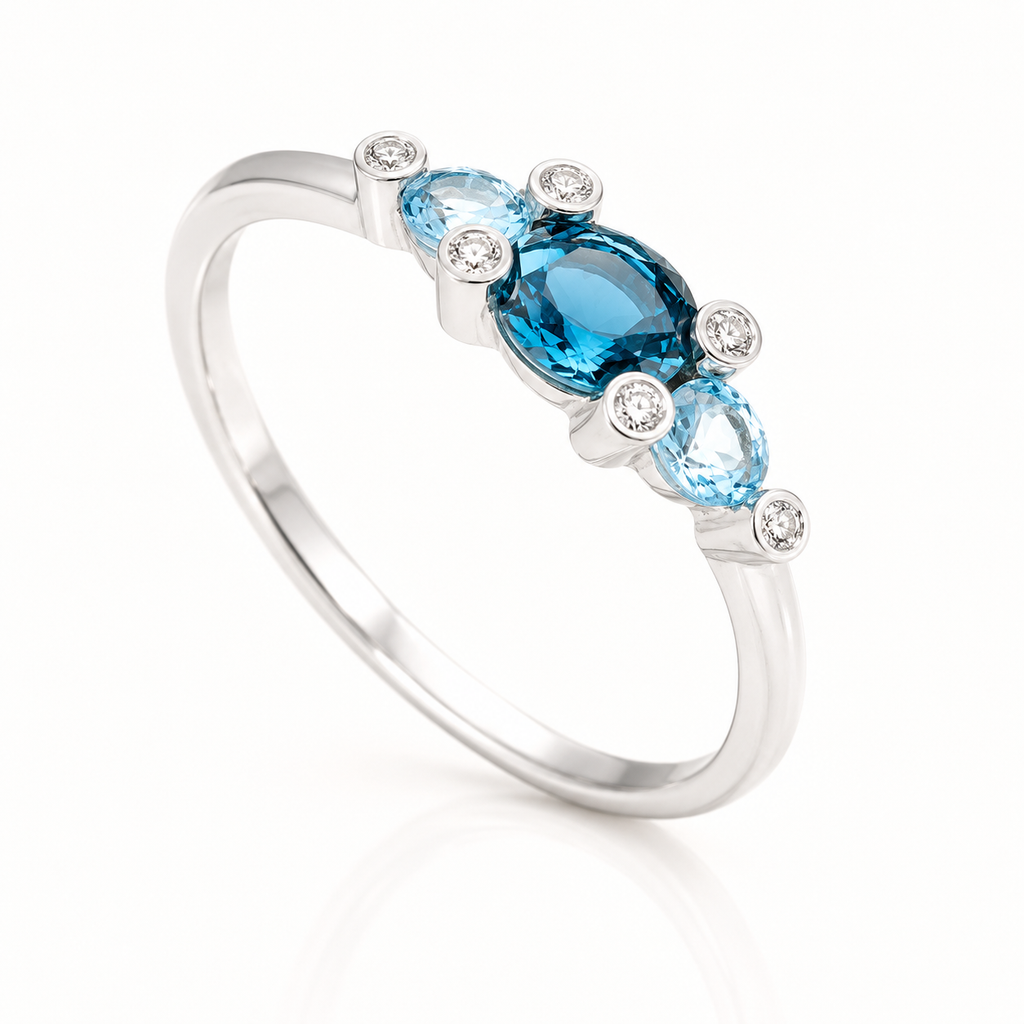 Sortija Celeste de Oro Blanco 18K con Topacios y 6 Diamantes de 0,04 ct