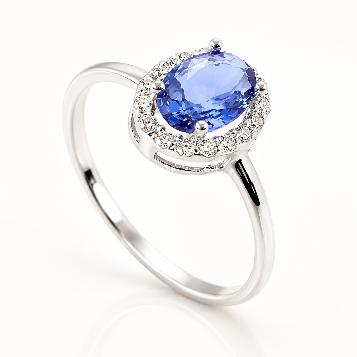 Sortija Zafiro Halo de Oro Blanco 18K con Diamantes